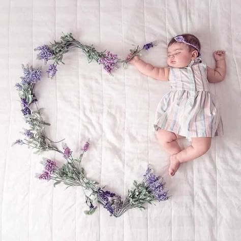 Baby Fotografie, Monthly Baby Photos, Baby Picture Ideas, Newborn Baby Photoshoot, Baby Photo Shoot, Baby Pic, Baby Sleep Problems, Newborn Pics, Newborn Baby Photos