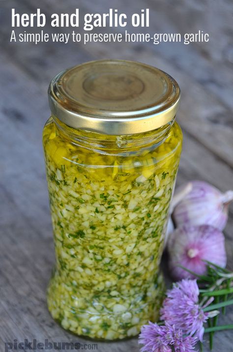 Herb and Garlic Oil - Picklebums Garlic In Oil Preserving, Garlic Preserving, Diy Garlic Oil, Preserving Garlic, Buttermilk Cake, Infused Oil, Garlic Oil, Recipe Simple, Infused Olive Oil