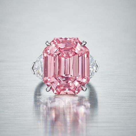 Harry Winston Buys Pink Legacy Diamond At Christie's For $50,375,000 13 November, Pink Diamond Ring, Sapphire And Diamond Earrings, Harry Winston, Pink Bling, Pink Jewelry, Looks Chic, Fancy Color Diamonds, Gorgeous Jewelry