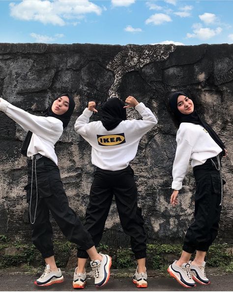 Outfit Celana Joger Hijab, Outfit Celana Joger, Cargo Pants Hijabi, Ootd Cargo Pants Hijab, Cargo Pants Outfit Hijab, Pink Outfit Hijab, Cargo Pants Pink, Celana Kargo, Ootd Hijab Style