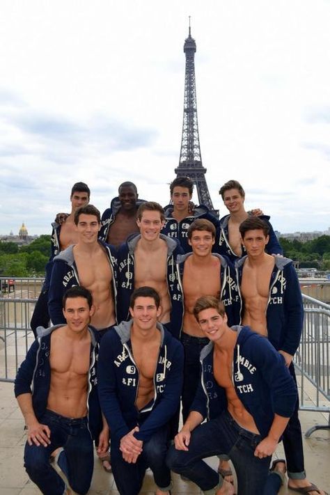 Abercrombie & Fitch boys in Paris! Abercrombie Models, The Eiffel Tower, Young Men, Oui Oui, Male Models, Abercrombie Fitch, Eye Candy, Eiffel Tower, How To Look Better