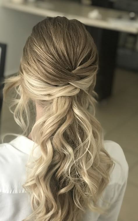 Loose Wedding Ponytail, Beach Waves Ponytail, Wedding Low Ponytail, Low Pony Wedding Hairstyles, Loose Low Ponytail, Hairstyles Low Ponytail, Ponytail Bridal Hair, Bridesmaid Ponytail, Beach Bridesmaid Hair