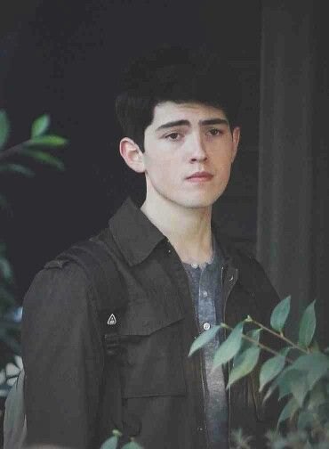 Ian Nelson Young Derek Hale, Ian Nelson, Captain America Jacket, Man Cafe, Boy Next Door, Shearling Jacket Women, Cafe Racer Jacket, Marvel Merchandise, The Boy Next Door