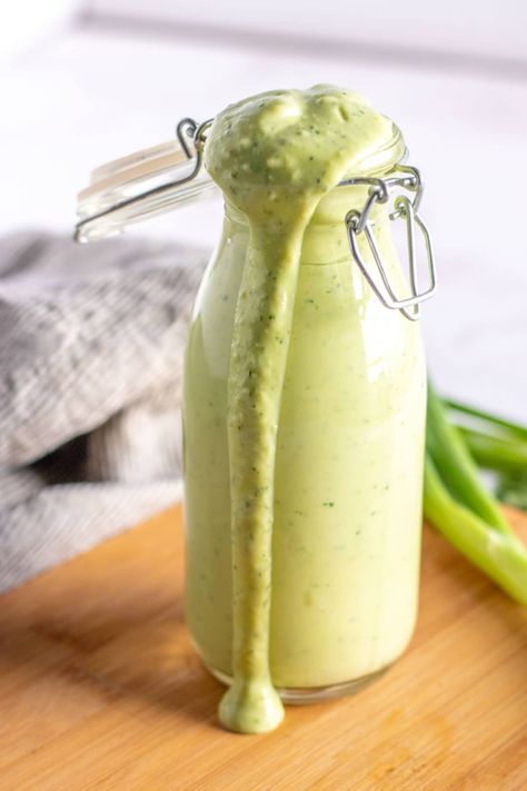 Healthy Greek Salad Dressing, Avacado Dressing, Jalapeno Dressing, Avocado Cilantro Dressing, Salad Dip, Cilantro Salad, Southwestern Recipes, Cilantro Dressing, Jalapeno Recipes