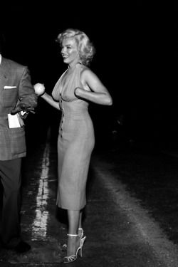 Movie Candy, Marilyn Monroe Fashion, Marilyn Monroe Photos, Base Ball, Norma Jean, Norma Jeane, Baseball Game, Steve Mcqueen, Old Hollywood Glamour