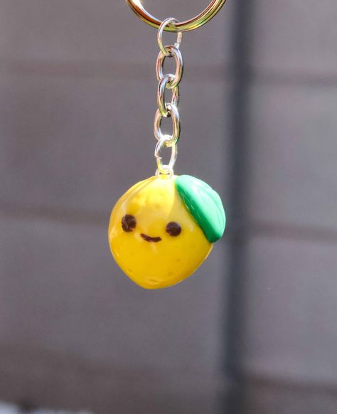 Lemon Keychain, Lemon Cute, Keychain Handmade, Cute Polymer Clay, Polymer Clay Charms, Cute Charms, Clay Charms, Pink Lemonade, Uv Resin