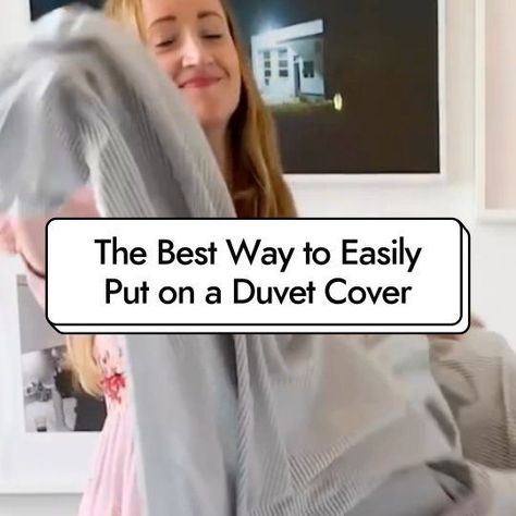 The Spruce on Instagram: "Never struggle to put on a duvet cover again with our step-by-step guide! 👍 #TheSpruce #bedding #tipsandtricks #lifehacks #howto #laundryhacks" Put On Duvet Cover, Easy Duvet Cover Change, How To Insert Duvet Into Cover, How To Put Duvet Cover On Comforter, How To Put On A Duvet Cover Easy, How To Put A Duvet Cover On, Duvet Cover Trick, Duvet Hack, Down Comforter