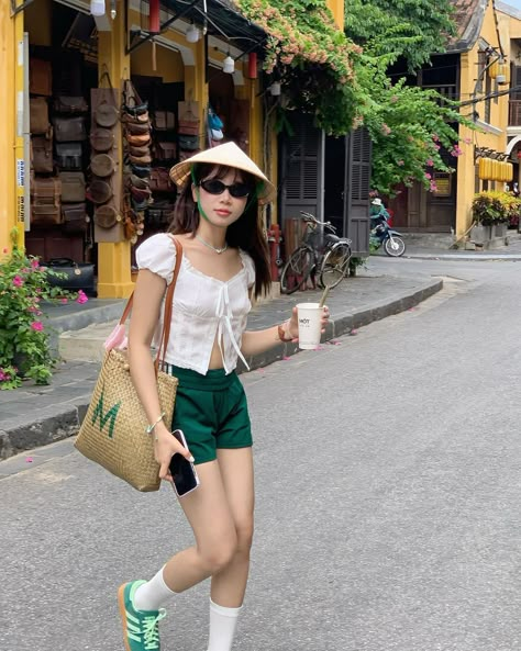 Summer Vietnam Outfit, Vietnam Street Style, Vietnam Outfits Style, Hanoi Vietnam Outfit Ideas, Sapa Vietnam Outfit, Vietnam Ootd Travel Outfits, Vietnam Fashion Outfits, Vietnam Photo Ideas, Vietnamese Street Fashion