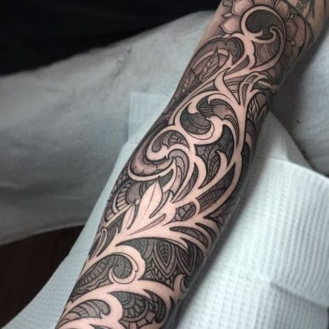 Fill In Tattoo Ideas, Paisley Tattoo, Tato Maori, Negative Space Tattoo, Tattoo Sleeve Filler, Filigree Tattoo, Maori Tattoos, Tattoo Filler, Tattoo Mandala