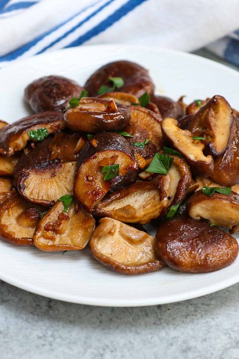 Mushroom Recipes Shiitake, Fried Shitake Mushrooms, Sauteed Shitake Mushrooms, How To Cook Fresh Shitake Mushrooms, Shitake Mushroom Recipes, Shiitake Mushroom Recipes, Baby Bella Mushroom Recipes, Shiitake Mushrooms Recipes, Filet Recipes