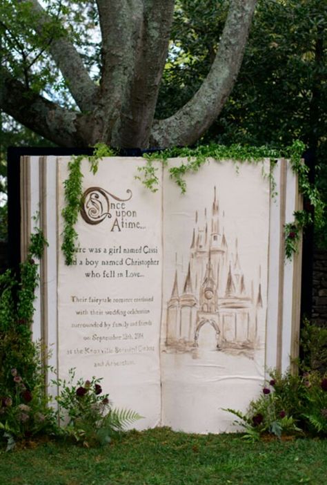 A giant Fairy tale book as decoration Book Backdrop, Fairytale Wedding Theme, Enchanted Forest Wedding, Fairy Tale Books, Wedding Photo Booth, Salou, Fairy Tale Wedding, Green Wedding Shoes, Disney Wedding