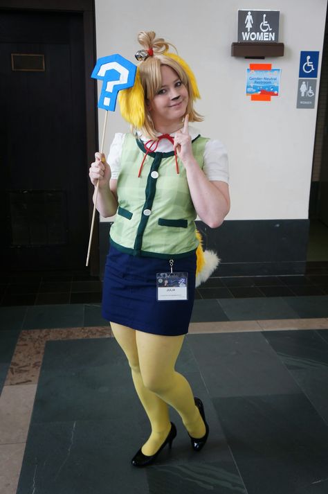 Animal Crossing: Isabelle Cosplay Isabelle Cosplay, Princesa Peach Cosplay, Animal Crossing Isabelle, Anime Wallpaper Hd, Animal Halloween Costumes, Video Game Cosplay, Animal Crossing Characters, Cosplay Tutorial, Animal Crossing Game