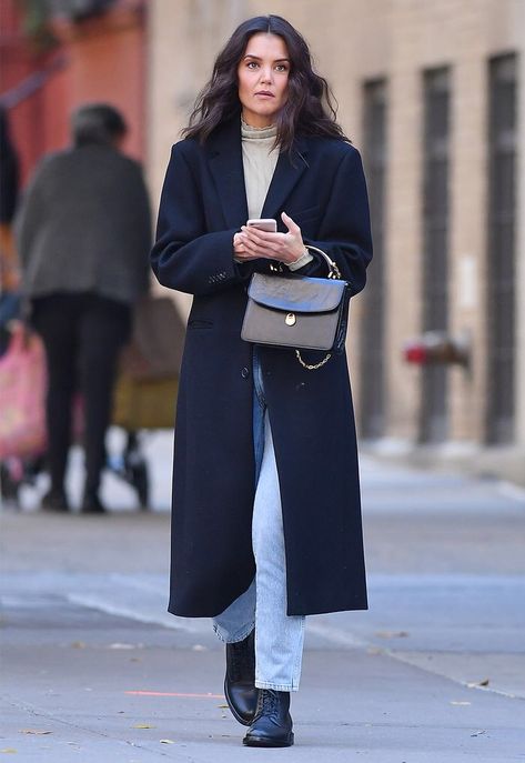 Katie Holmes's Winter Outfits All Revolve Around These Basic | Who What Wear UK Navy Coat Outfit, Blue Coat Outfit, Wool Coat Outfit, Katie Holmes Style, Trench Coats Women Long, Navy Wool Coat, Winter Basics, Navy Coat, Winter Capsule Wardrobe