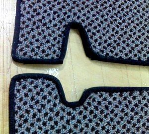 Picture of Easy Way to Customize Floor Mats for Your Car or Truck Silver Grey Carpet, Outside Carpet, Marine Carpet, Deep Carpet Cleaning, Diy Carpet Cleaner, Clean Car, Red Carpet Runner, Carpet Squares, Carpet Cleaning Hacks