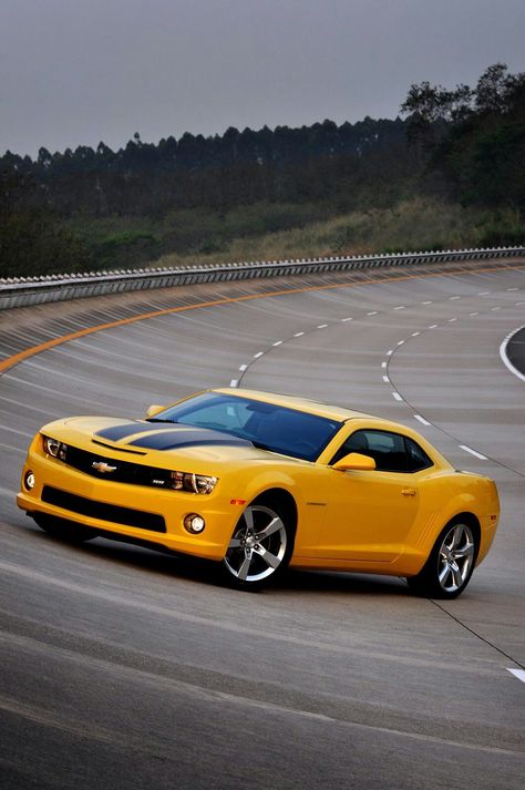 Bumble Bee Camaro, Chevrolet Camaro Yellow, Bumblebee Car, Bumblebee Camaro, Chevrolet Camaro Bumblebee, Yellow Camaro, Disney Cars Movie, Transformers Cars, Yellow Car