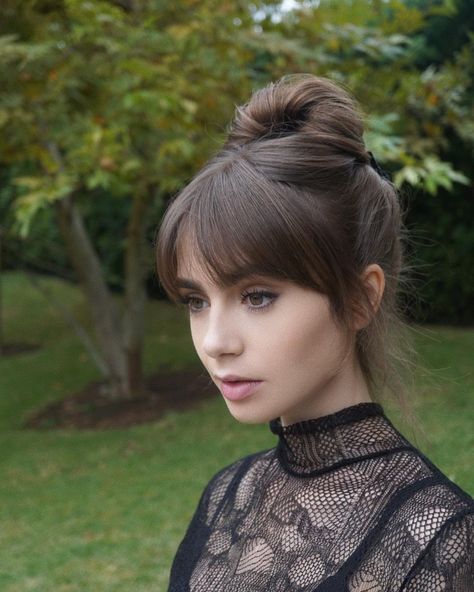 Lily Collins Hair, Sanggul Modern, Cute Hairstyles For Medium Hair, Long Hair With Bangs, Cute Hairstyles For Short Hair, Lily Collins, Haircuts With Bangs, Dream Hair, Trendy Hairstyles