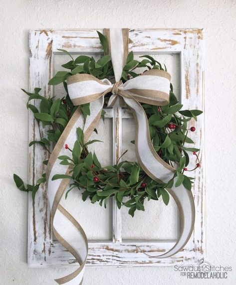 Rustic Window Decor, Window Pane Ideas, Window Frame Ideas, Rustic Window Frame, Old Window Decor, Recycled Christmas Decorations, Window Frame Decor, Old Window Ideas, Old Window Projects