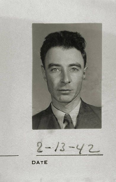 J. Robert Oppenheimer Pictures and Photos - Getty Images Ching Shih, J Robert Oppenheimer, Robert Oppenheimer, Nolan Film, Manhattan Project, Emo Wallpaper, Physics And Mathematics, Destroyer Of Worlds, Charming Man