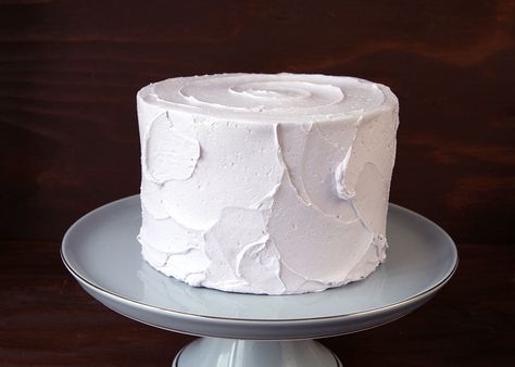 Cake It Pretty: Easy Textured Buttercream Cakes — Style Sweet Wedding Cakes Buttercream, Buttercream Techniques, Textured Buttercream, Fondant Flower Cake, Wedding Cake Prices, Frosting Techniques, Icing Techniques, Cake Kit, Ice Cake