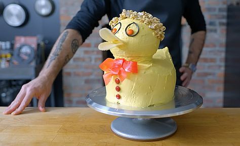 How to bake a Bluey Duck Cake | The Kid Should See This Diy Duck Cake Bluey, Bluey Duck Cake Recipe, How To Make Bluey Duck Cake, Bluey Duck Cake Ideas, Bluey Duck Cake Tutorial, Duck Cake Bluey Birthday, Bluey Sheet Cake, Bluey Cake Pops, Bluey Duck Cake