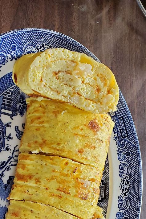 Rolled Omlet Recipes, Omlet Casserole Oven Baked, Omelette Casserole Oven Baked, Rolled Omelette Recipe, Omelet In A Hole, Sweet Rolled Omelet, Omelet Roll, Omelette Roll, Rolled Omelette