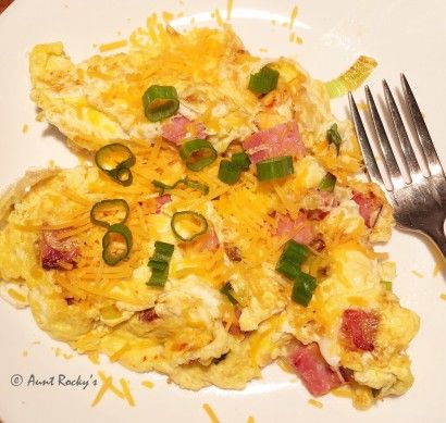 A quick breakfast scramble based on a classic Denver Omelette. Suitable for Atkins, Keto, LCHF, low carb, diabetic, low glycemic, gluten free, egg fast. Denver Scramble, Peanut Butter Oatmeal Muffins, Denver Omelette, Breakfast Scramble, Eggs Breakfast, Egg Fast, Sugar Free Maple Syrup, Cheesy Zucchini, Breakfast Casseroles