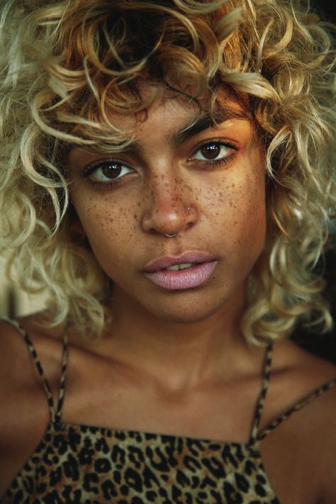 Bianca Leonor / thequincat Freckles Girl, Freckle Face, About Hair, Curly Hair, Pretty People, Blonde Hair, Beautiful People, Portrait Photography, Piercings