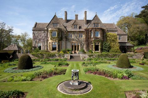 Lots Of Plants, English Manor Houses, English Manor, Manor Houses, Manor House, Dream Houses, Green Grass, Dream Homes, House Inspo