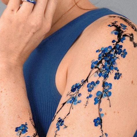 E Nal Tattoo, Tato Neck, Blue Flowers Tattoo, Brushstroke Tattoo, Black And Blue Tattoo, Branches With Flowers, Tato Naruto, Blue Flower Tattoos, Blue Ink Tattoos