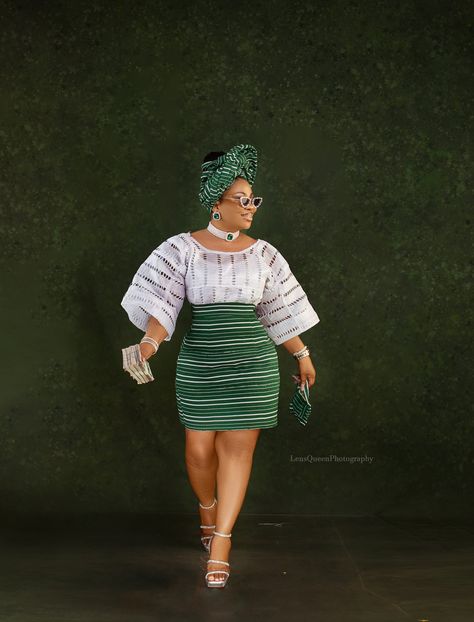 Aso Oke Short Dress Styles, Aso Adura Garment Styles For Women, Aso Oke Skirt And Blouse Style, Zara Cap With Aso Oke, Two Tone Aso Oke, Seshweshwe Dresses, Aso Oke, Diy Clothes Design, Ankara Style