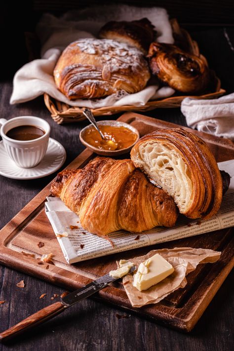 Flaky Croissants, Food Photography Cake, Food Photography Lighting, Food Photography Dessert, Amazing Food Photography, Baking Photography, Food Videography, Studying Food, Food Art Photography