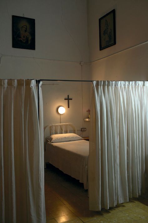 Monastic Life, Call The Midwife, Bride Of Christ, Southern Gothic, A Cross, Room Inspo, Madrid, House Interior, Apartment