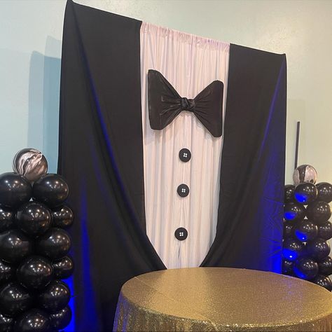 Tuxedo Backdrop Diy, Tuxedo Backdrop, James Bond Theme Party, James Bond Party, James Bond Theme, Harlem Nights, Birthday Decorations For Men, Greenery Wedding Decor, Birthday Photo Booths