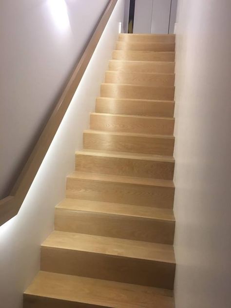 Modern Staircase Handrail, Staircase Between Two Walls, Stairs Between Walls, Walled Staircase Ideas, Wall Handrail Design, Walled Staircase, Stair Wall Railing Ideas, Wall Handrail, Staircase Handrail Design