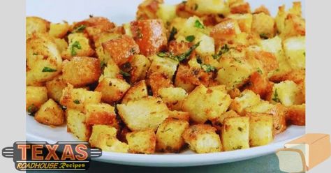 Texas Roadhouse Crouton Recipe - Texas Roadhouse Recipe Texas Roadhouse Croutons Recipe, Texas Roadhouse Croutons, Texas Roadhouse Recipes, Crouton Recipe, Crouton Recipes, Croutons Homemade, Texas Roadhouse, Crunchy Snack, Lunch Meal Prep