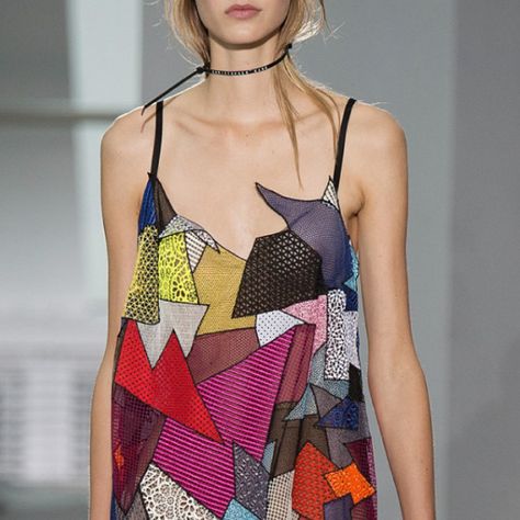 Graphic Movement at Christopher Kane Model Runway, Catwalk Fashion, Haute Hippie, Couture Runway, Christopher Kane, Fashion Lookbook, Art Clothes, Couture Collection, Sewing Inspiration