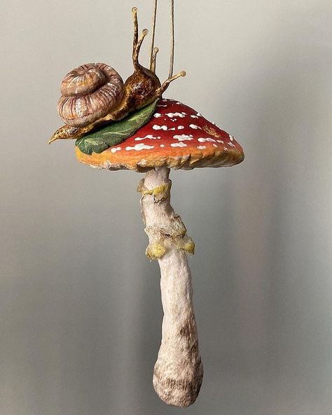 Spun Cotton Mushrooms, Paper Mache Mushroom, Woodland Christmas Theme, Spun Cotton Ornaments, Cotton Toys, Crazy Costumes, Mushroom Crafts, Magic Crafts, Needle Felting Diy