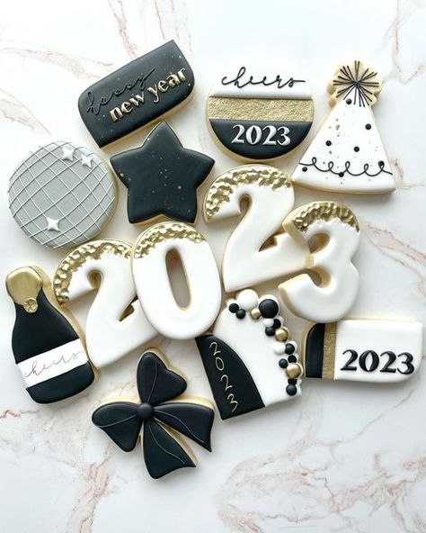 New Year’s Eve Cookies Decorated 2024, New Years Cookie Ideas, New Years Cookies Decorated Royal Icing, New Year Cookies Decorated, New Year’s Eve Cookies, New Year Sugar Cookies, New Years Cookies Decorated, New Years Sugar Cookies, New Years Eve Cookies