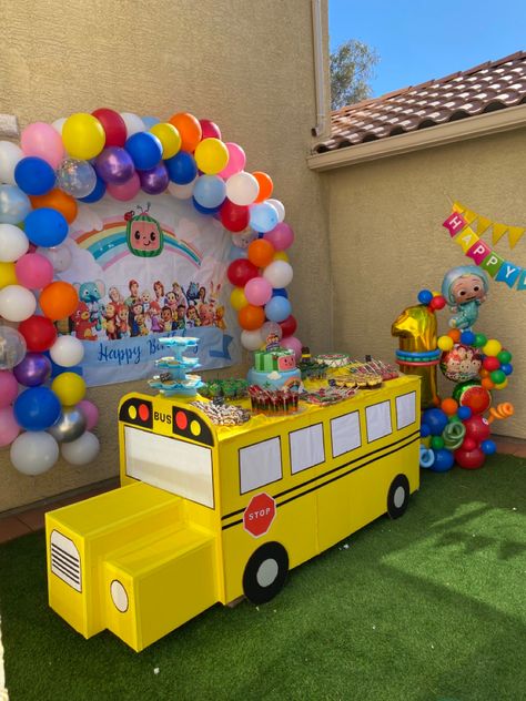 Cocomelon Bus Diy, Cocomelon School Bus Table, Coco Melon Theme Party Decorations, Cocomelon 3rd Birthday Party Ideas, Cocomelon Party Printables, Cocomelon 2nd Birthday Party Girl, Cocomelon Party Ideas For Boy 1st, Cocomelon Party Ideas For Girl, Coco Melon Party