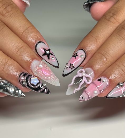 Pink chrome star gurlll 💫 ✧ : *✧ :* ✧ *✧: #gelnails #nailinspo #nailinspiration #nailart #naildesigns #nailartinspo #nailsoftheday #gelx #gelxnails #apresgelx #handpaintednails #starnails #pink #pinkchromenails #stars K Pop Nails Design, Grunge Nail Designs, Pink Plaid Nails, Grunge Nail Ideas, Pink Star Nails, Finger Extensions, Chrome Star, Freestyle Nails, Star Nail Designs