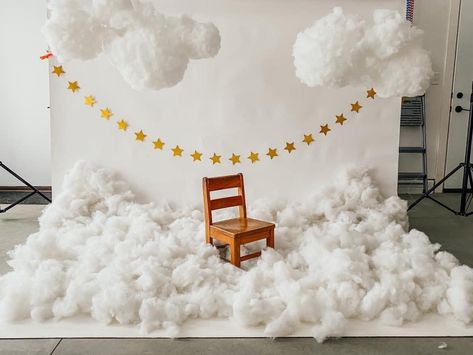 Cloud Photo Backdrop, Kids Studio Photoshoot Ideas, Kids Photoshoot Ideas Studio, Cloud Photoshoot Ideas, Shooting Photo Studio, Bridal Boutique Interior, Studio Photography Backdrop, Classroom Decor Ideas, Baby Photography Backdrop