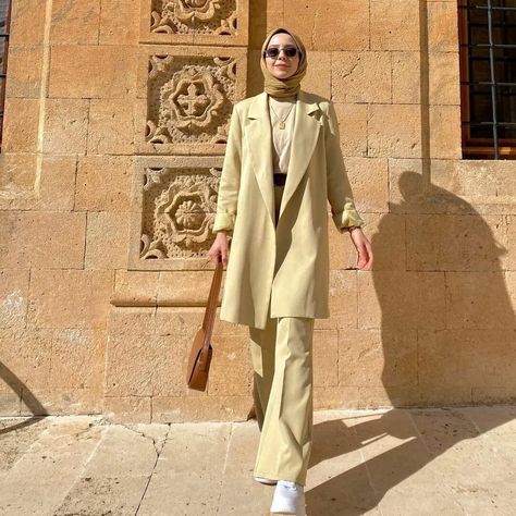 Turkey Women Fashion, Turkey Fashion Style, Turkish Style Fashion, Turkey Fashion, Turkish Clothing, Abaya Style, Linen Coat, Turkish Design, Turkish Fashion