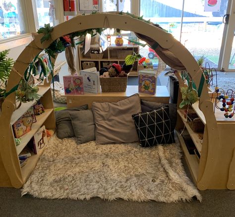 Goodstart Montrose nursery book corner Cozy Classroom Library Ideas, Book Corner Nursery, Nursery Cosy Corner, Preschool Book Corner, Nursery Book Corner Ideas, School Book Corner, Eyfs Book Corner Reading Areas, Story Corner Ideas Nursery, Preschool Cozy Corner