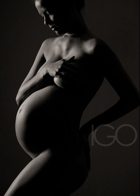 Maternity Baby Fotografie, Maternity Studio, A Pregnant Woman, Beautiful Pregnancy, Maternity Inspiration, Shotting Photo, Baby Belly, Maternity Poses, Maternity Portraits