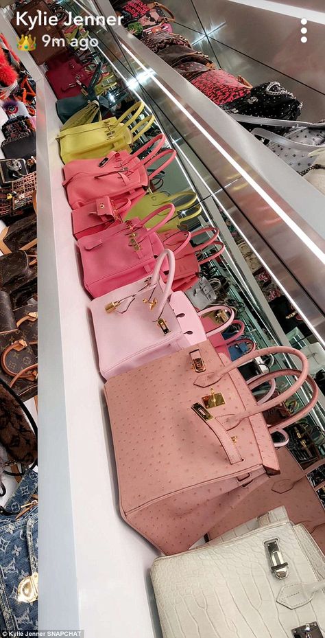 Inside Kylie Jenner's $1million handbag collection Giant Closet, Sac Michael Kors, Bag Closet, Luxury Bags Collection, Afrikaanse Mode, Handbag Collection, Luxury Purses, Hermes Handbags, Cute Purses