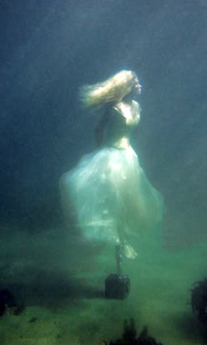 Cement Shoes - TV Tropes Modern Metropolis, Underwater Art, Water Photography, Under Water, Foto Art, Underwater Photography, Story Inspiration, Pics Art, Photography Portfolio