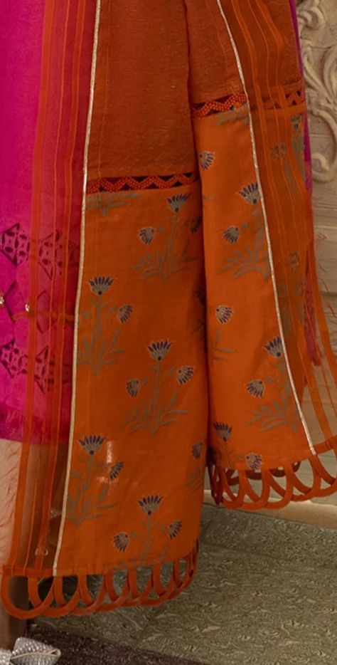 Duppata Designer Lace, Dupta Design, Dupatta Designs Ideas, Dupatta Designs, Printed Dresses Fashion, Women Trousers Design, Plexiglass Panels, Dupatta Design, Simple Dress Casual