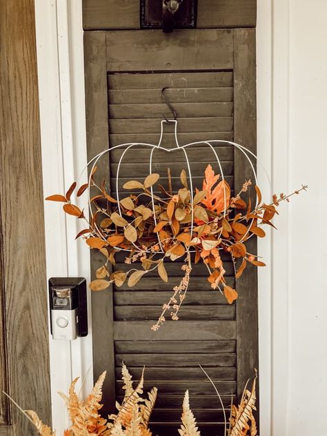 Dollar Tree Craft Ideas, Tree Craft Ideas, Dollar Tree Crafts Diy, Wire Pumpkin, Elegant Fall Decor, Dollar Tree Frames, Dollar Tree Pumpkins, Tree Frame, Crafts Diy Projects