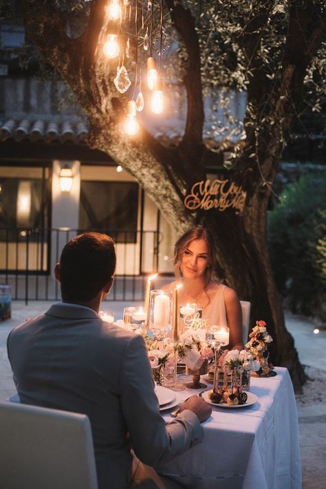 Dinner Romantic Couple, Candle Light Dinner Romantic Couple, Couples Dining, Couples Dinner, Engagement Dinner, French Wedding Style, Happy New Years Eve, Romantic Photos Couples, Hair Flowers