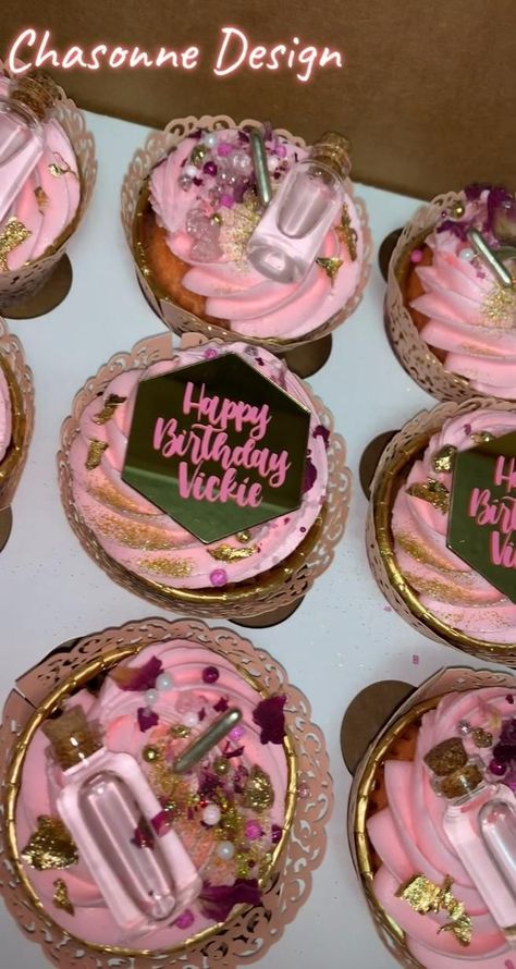 26 Birthday Cupcakes Ideas, Baddie Birthday Cupcakes, Bday Cupcakes For Women, 22 Birthday Cupcakes, Baddie Cupcakes, 25 Birthday Cake For Women, Boujee Cupcakes, 21 Birthday Cupcakes Ideas, 21st Cupcake Ideas